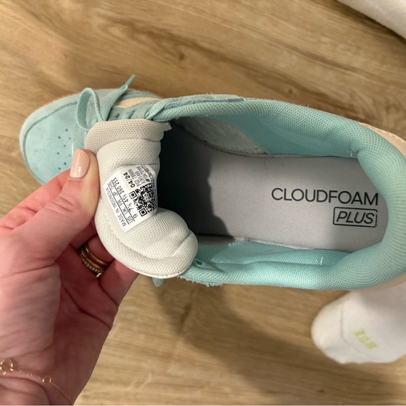 Adidas Breaknet Sleek Shoes (similar to Sambas, gazelle, campus) - Picture 6 of 6